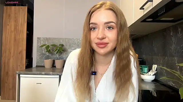 BeaCazin online show from February 2026 06:47:01 AM