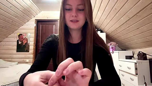 TessSamul online show from March 2026 07:35:01 PM