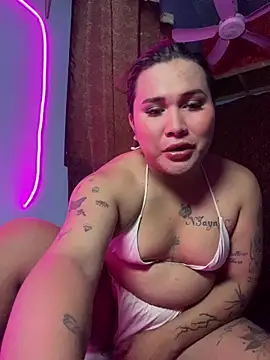 hollynicole online show from June 2026 06:48:02 AM