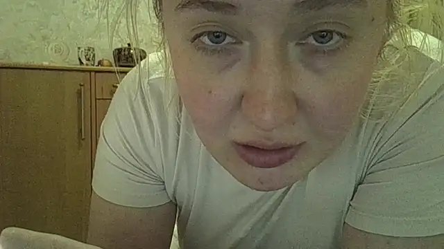 CurvyWild Lady30 online show from April 2026 05:10:02 PM