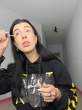 Snapshot of Aurora_404 chatting on April 2026 06:44:01 AM Aurora 404 online show from April 2026 06:44:01 AM