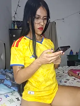 Alannys19 online show from June 2026 04:44:02 AM