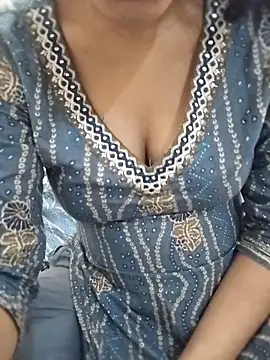 Snapshot of shivani_jain chatting on February 2026 09:32:02 AM shivani jain online show from February 2026 09:32:02 AM