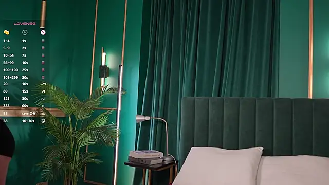 Snapshot of roxy_morrison_x chatting on February 2026 05:43:02 PM roxy morrison x online show from February 2026 05:43:02 PM