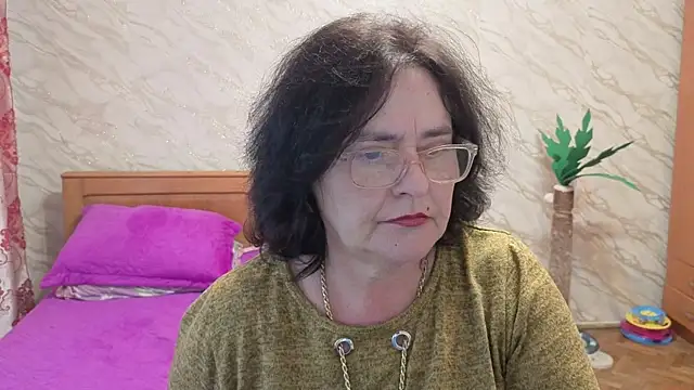 xMaryxAnne online show from May 2026 05:18:02 PM