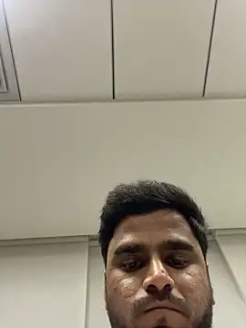 Snapshot of hassuniii chatting on February 2026 10:37:01 PM hassuniii online show from February 2026 10:37:01 PM