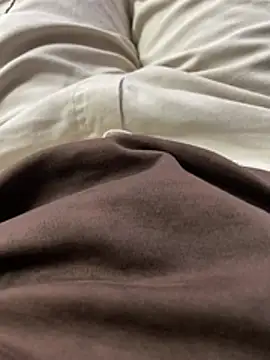 Snapshot of hassuniii chatting on April 2026 09:01:02 PM hassuniii online show from April 2026 09:01:02 PM