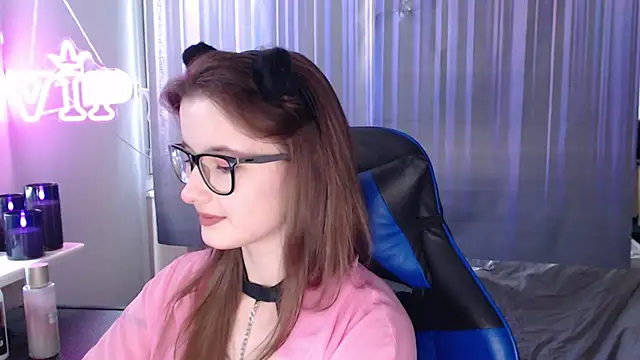 LunaXcherry online show from June 2026 05:13:02 PM