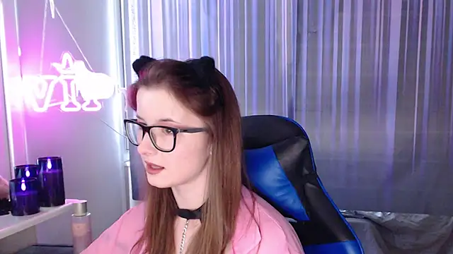 LunaXcherry online show from June 2026 04:41:01 PM