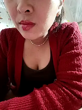 Snapshot of Ella_lee18 chatting on February 2026 12:17:02 AM Ella lee18 online show from February 2026 12:17:02 AM