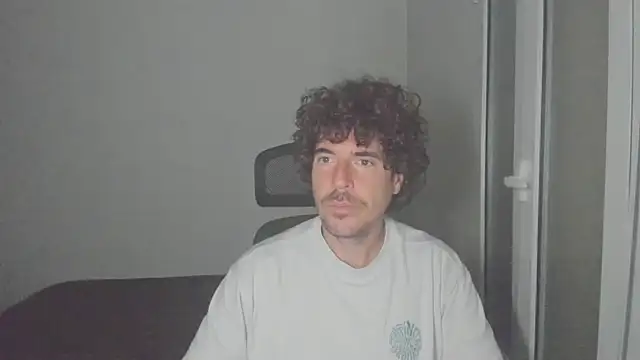 Snapshot of joaquin420_hot chatting on March 2026 05:47:02 AM joaquin420 hot online show from March 2026 05:47:02 AM