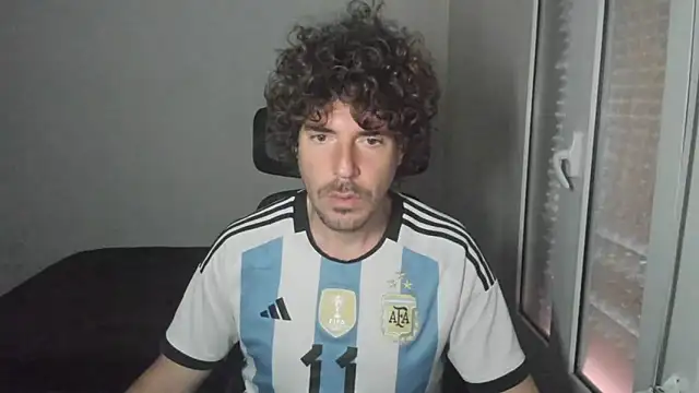 Snapshot of joaquin420_hot chatting on March 2026 06:18:02 AM joaquin420 hot online show from March 2026 06:18:02 AM