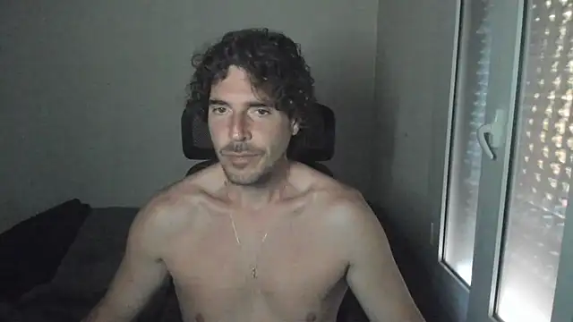 Snapshot of joaquin420_hot chatting on April 2026 05:44:01 PM joaquin420 hot online show from April 2026 05:44:01 PM