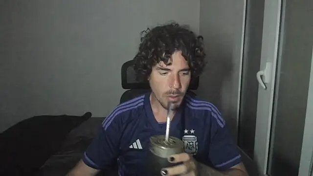 Snapshot of joaquin420_hot chatting on April 2026 11:27:02 PM joaquin420 hot online show from April 2026 11:27:02 PM