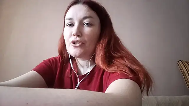 Snapshot of GlitterCharm chatting on February 2026 12:20:01 PM GlitterCharm online show from February 2026 12:20:01 PM