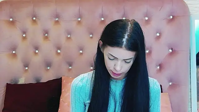 Snapshot of PeachyElla26 chatting on February 2026 05:58:02 AM PeachyElla26 online show from February 2026 05:58:02 AM