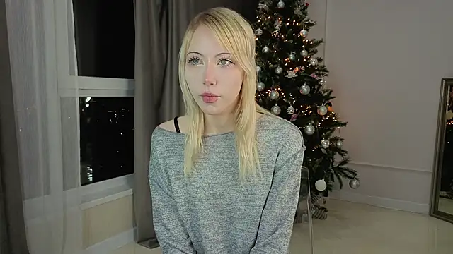 Snapshot of UWU_flower chatting on February 2026 02:44:02 PM UWU flower online show from February 2026 02:44:02 PM