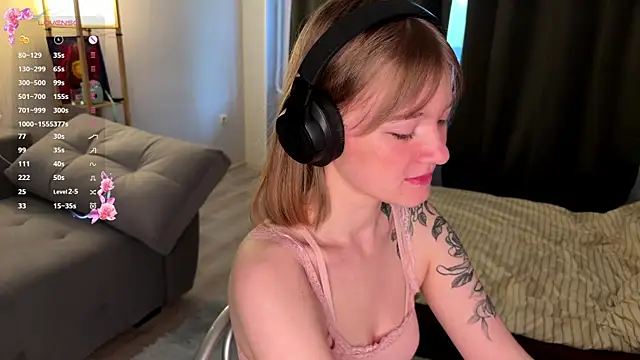 Mirrrra1 online show from May 2026 09:54:01 PM