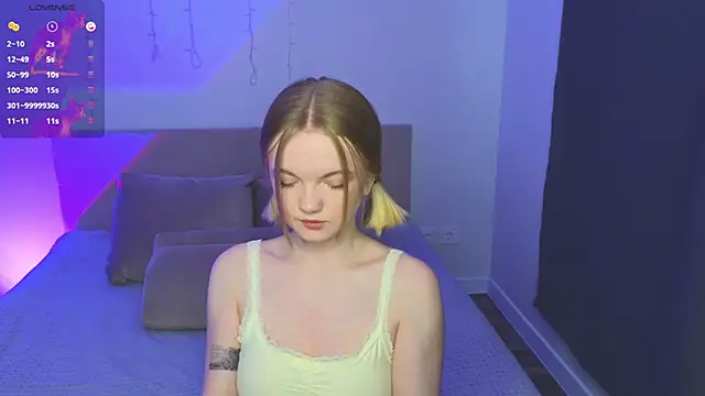 Snapshot of StellaBunny chatting on April 2026 04:06:01 AM StellaBunny online show from April 2026 04:06:01 AM