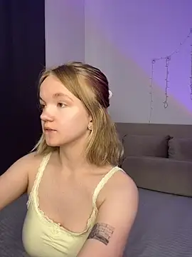 Snapshot of StellaBunny chatting on May 2026 11:07:01 AM StellaBunny online show from May 2026 11:07:01 AM