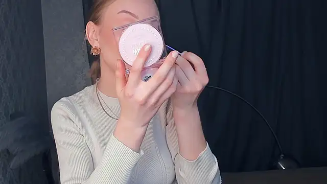 Snapshot of CarmenLipkin chatting on February 2026 09:57:01 PM CarmenLipkin online show from February 2026 09:57:01 PM