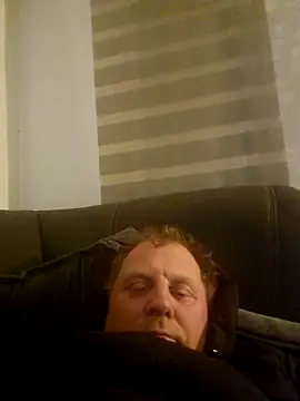 Snapshot of Demik71 chatting on February 2026 07:25:02 PM Demik71 online show from February 2026 07:25:02 PM