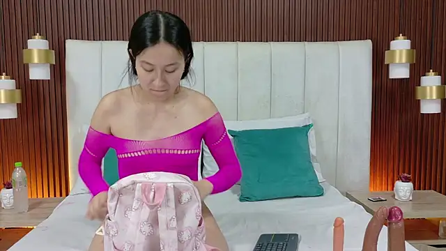 Brisa Silva online show from April 2026 11:34:01 AM