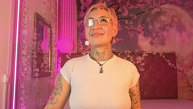 Snapshot of Everlyn_sexx chatting on February 2026 03:57:01 PM Everlyn sexx online show from February 2026 03:57:01 PM