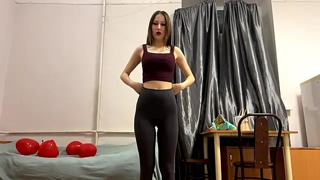 Snapshot of VickieKush chatting on February 2026 04:05:02 PM VickieKush online show from February 2026 04:05:02 PM