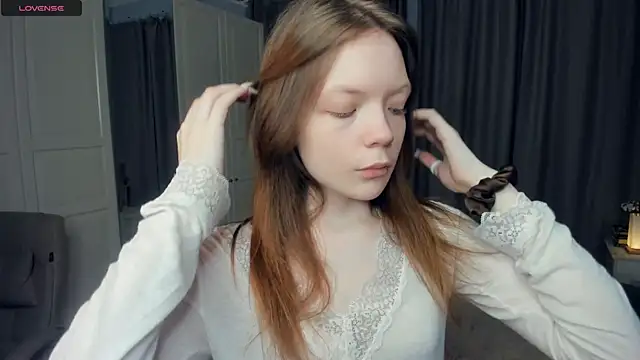 LavenderMitten online show from May 2026 05:46:01 AM