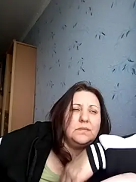 LockyCharm111 online show from February 2026 01:19:01 PM