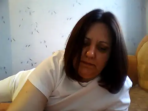 Snapshot of LockyCharm111 chatting on June 2026 05:33:02 PM LockyCharm111 online show from June 2026 05:33:02 PM