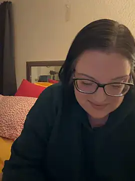 FreaksOffALeash3261 online show from May 2026 04:18:01 AM
