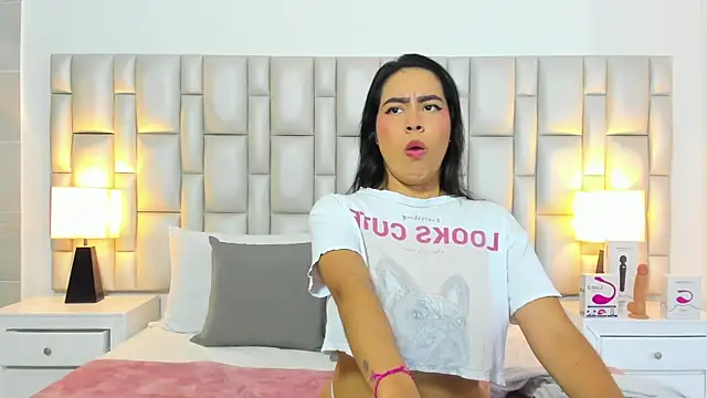 paola katy dicks online show from June 2026 07:57:02 PM