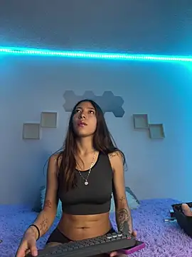 Snapshot of Alaiaa_11 chatting on February 2026 10:08:02 PM Alaiaa 11 online show from February 2026 10:08:02 PM