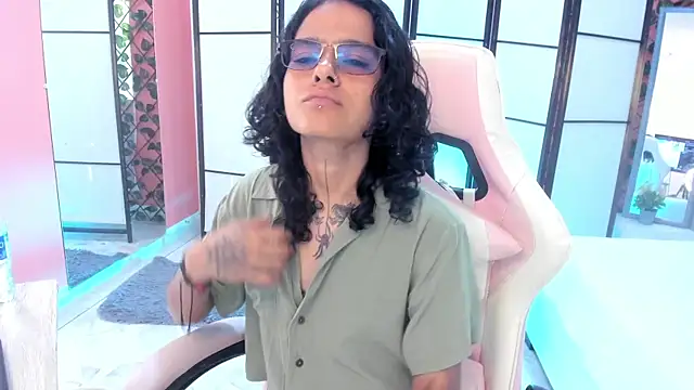 Julianne 7 online show from February 2026 08:50:01 PM