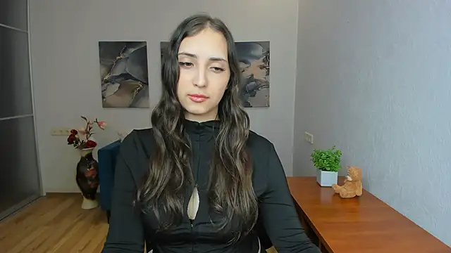 Effy Royse online show from May 2026 05:43:02 PM