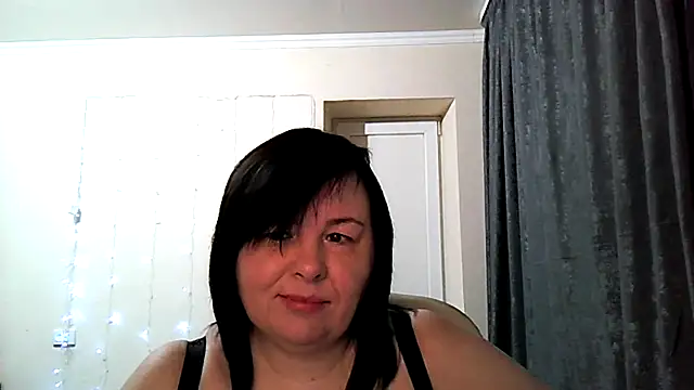 Snapshot of EmilliXXX chatting on February 2026 03:51:02 AM EmilliXXX online show from February 2026 03:51:02 AM