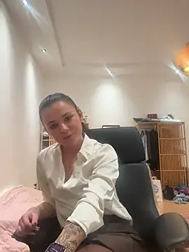 Snapshot of alwayshornyvivi chatting on February 2026 05:03:02 PM alwayshornyvivi online show from February 2026 05:03:02 PM