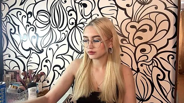 Snapshot of Kat_Catherine chatting on February 2026 10:25:02 AM Kat Catherine online show from February 2026 10:25:02 AM