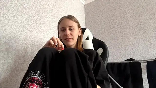 Snapshot of Sweety_Burger chatting on February 2026 12:04:01 PM Sweety Burger online show from February 2026 12:04:01 PM