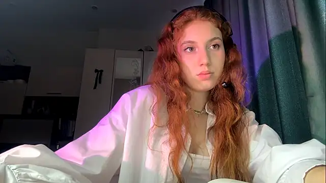 Snapshot of AliceCarrol chatting on February 2026 02:58:02 PM AliceCarrol online show from February 2026 02:58:02 PM