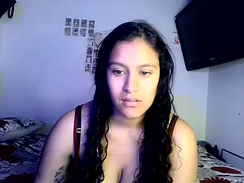 luna E online show from April 2026 02:03:01 AM