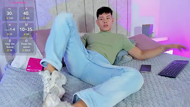 Snapshot of Daniel_Evans1 chatting on February 2026 11:27:02 PM Daniel Evans1 online show from February 2026 11:27:02 PM