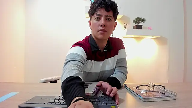 Gaia n Nix online show from February 2026 07:53:02 PM