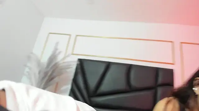 Gaia n Nix online show from April 2026 04:23:02 AM