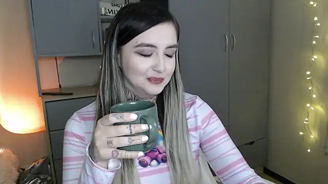 Snapshot of Rin_Tozier chatting on February 2026 12:52:02 AM Rin Tozier online show from February 2026 12:52:02 AM