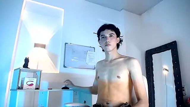 Snapshot of jullian_ricci chatting on July 2026 07:51:01 PM jullian ricci online show from July 2026 07:51:01 PM
