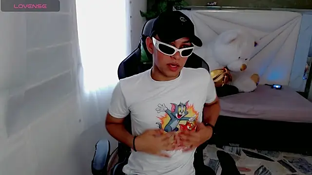 Top and bottom online show from April 2026 09:05:01 PM
