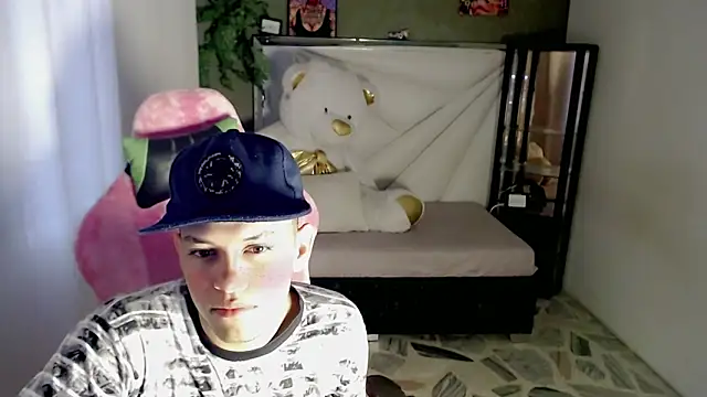 Top and bottom online show from May 2026 07:52:01 PM